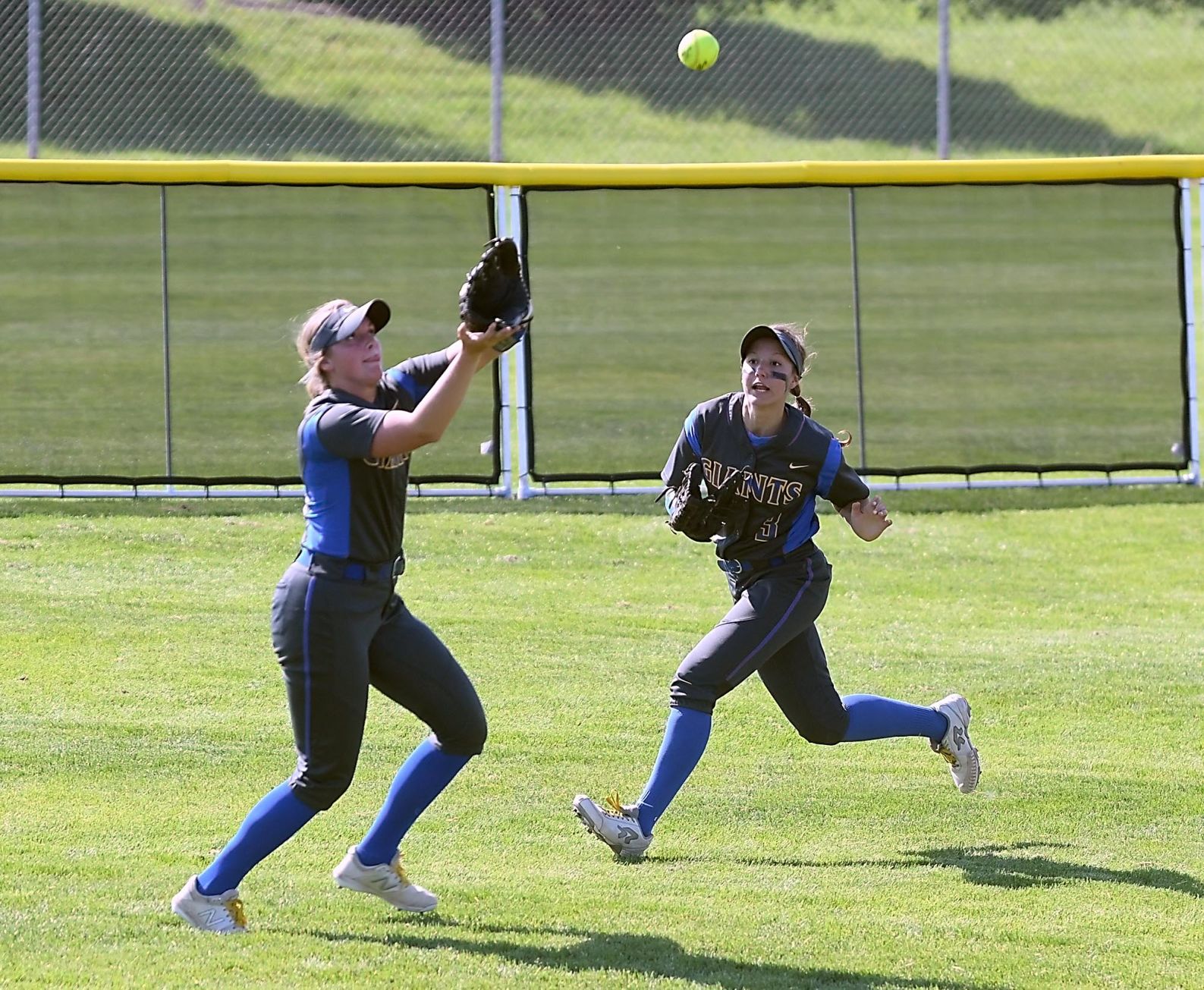 Le Sueur-Henderson softball v. Thief River Falls 2